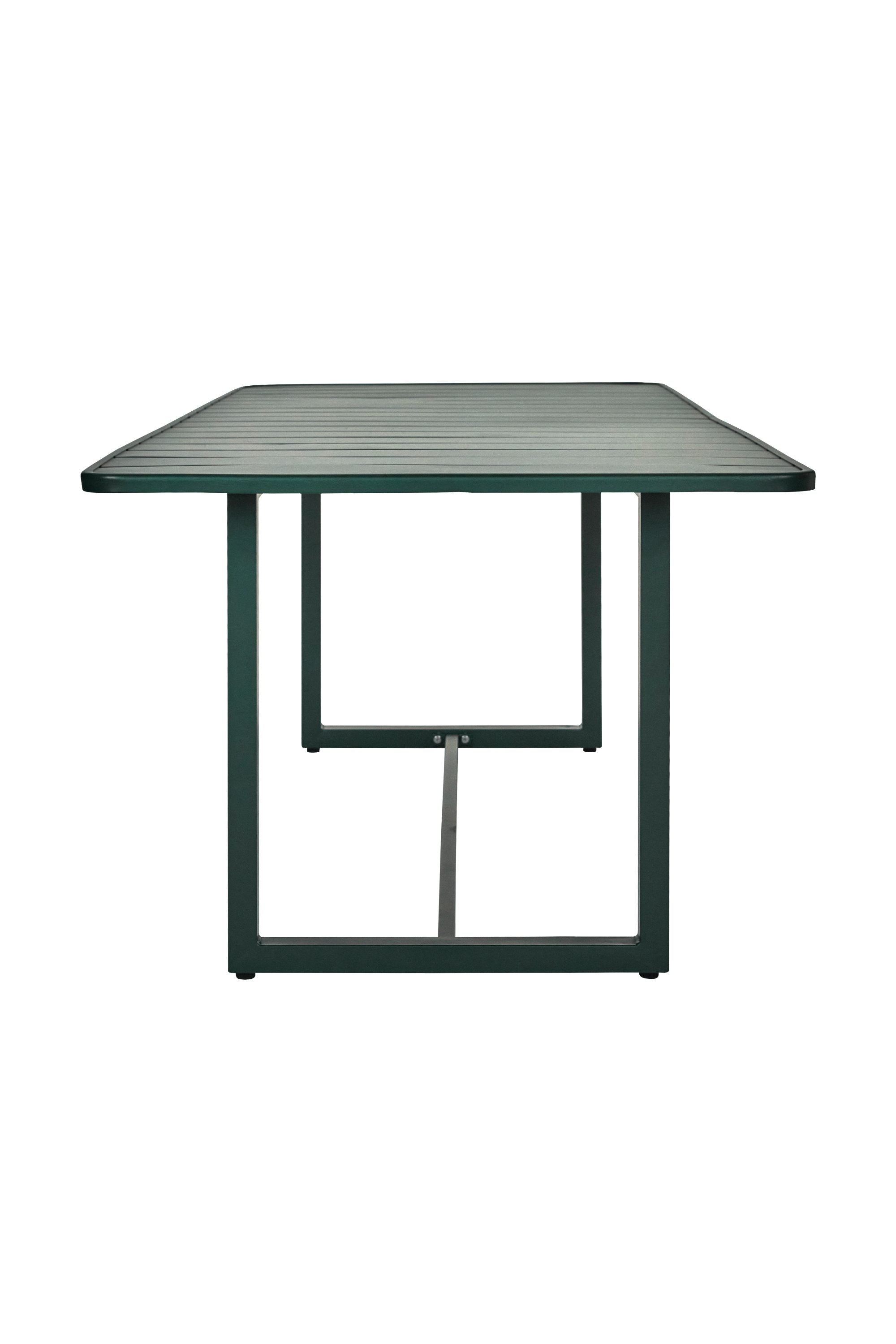 helo outdoor dining table