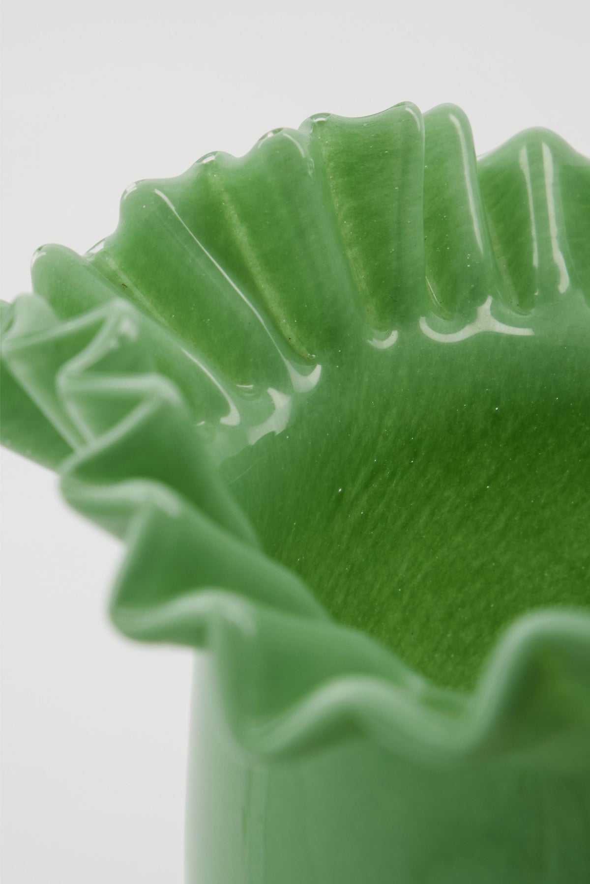 flee vase milky green