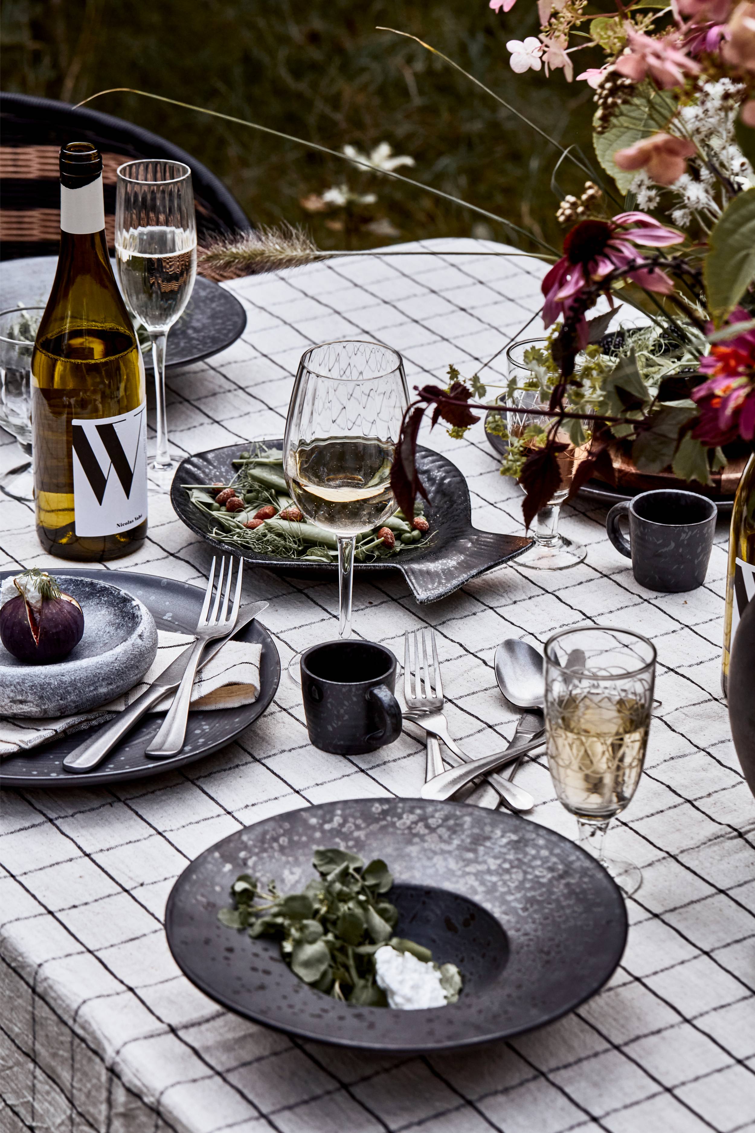 kala serving dish black