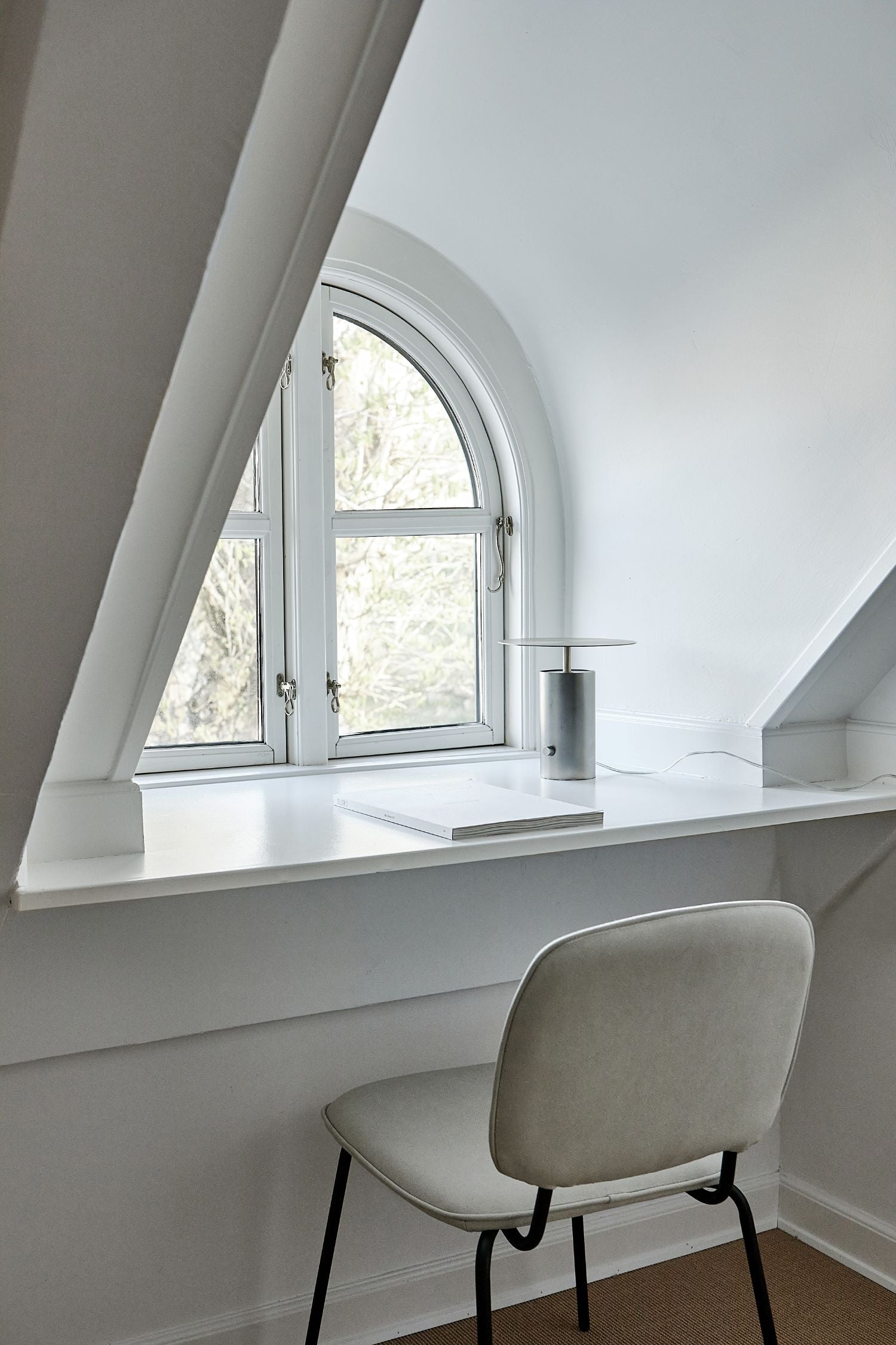 coto chair off white