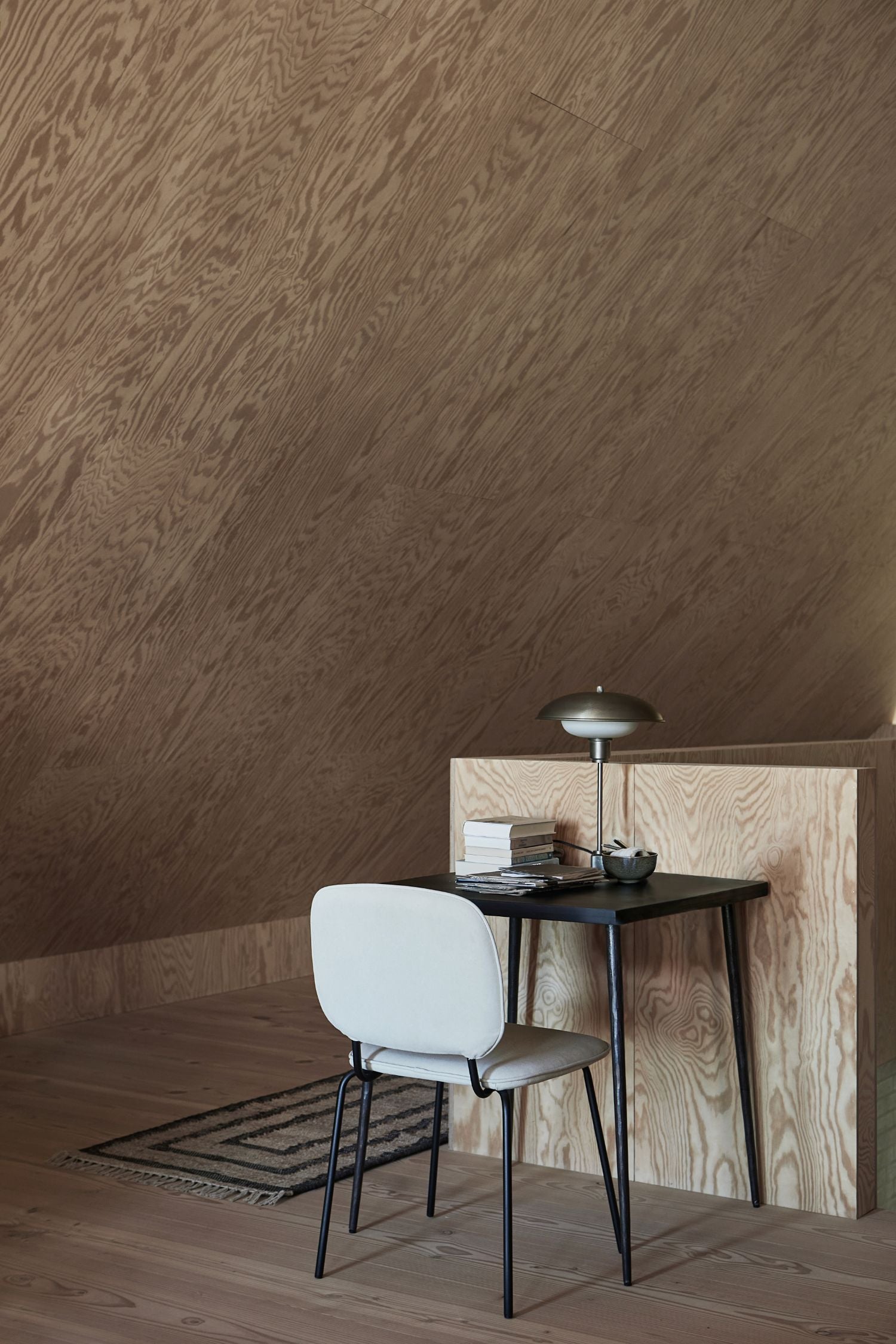 coto chair off white