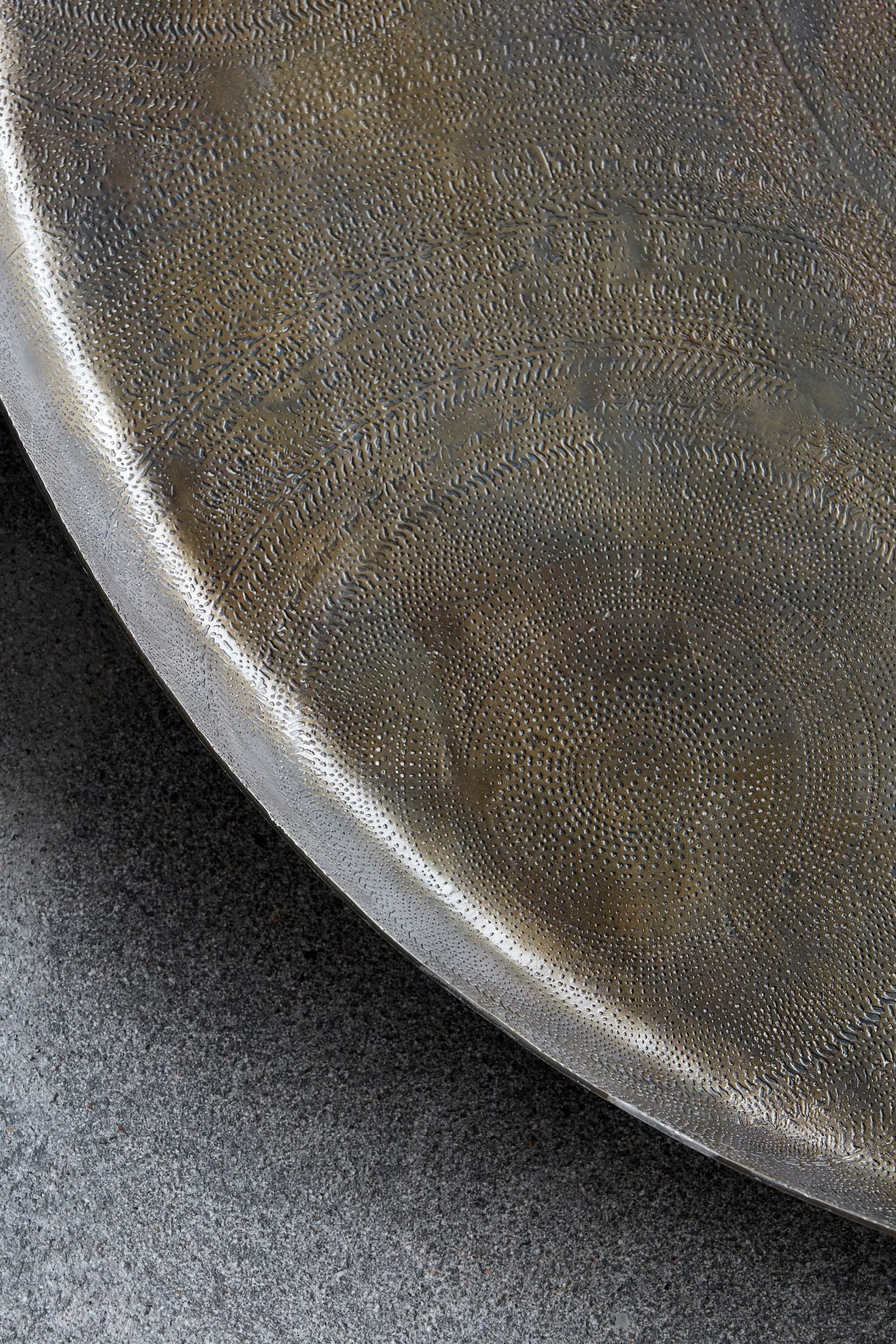 jhansi tray antique brass 80cm