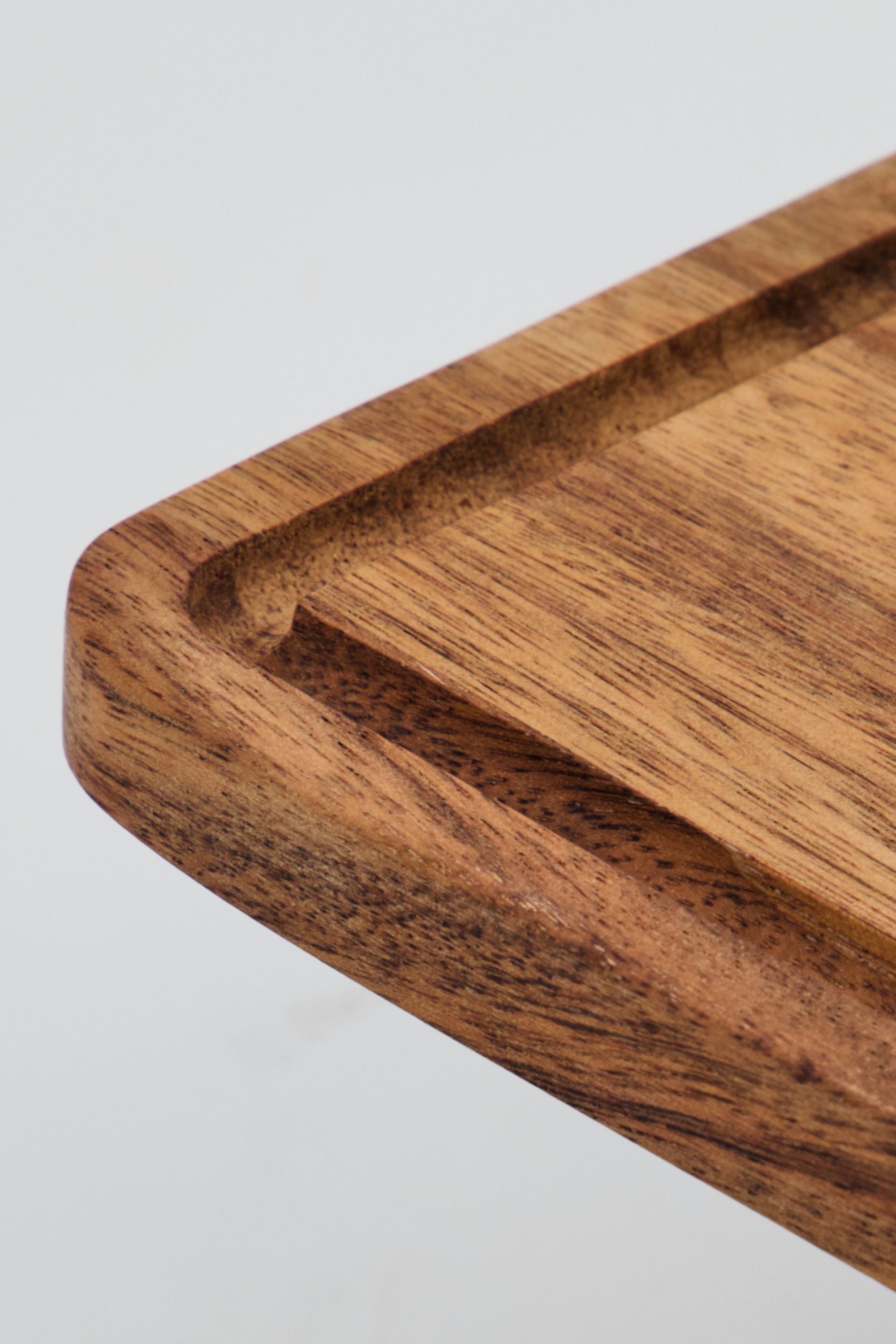 walnut board juice groove