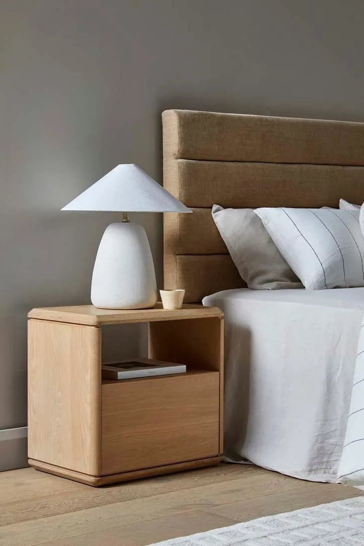 pebble lamp sand