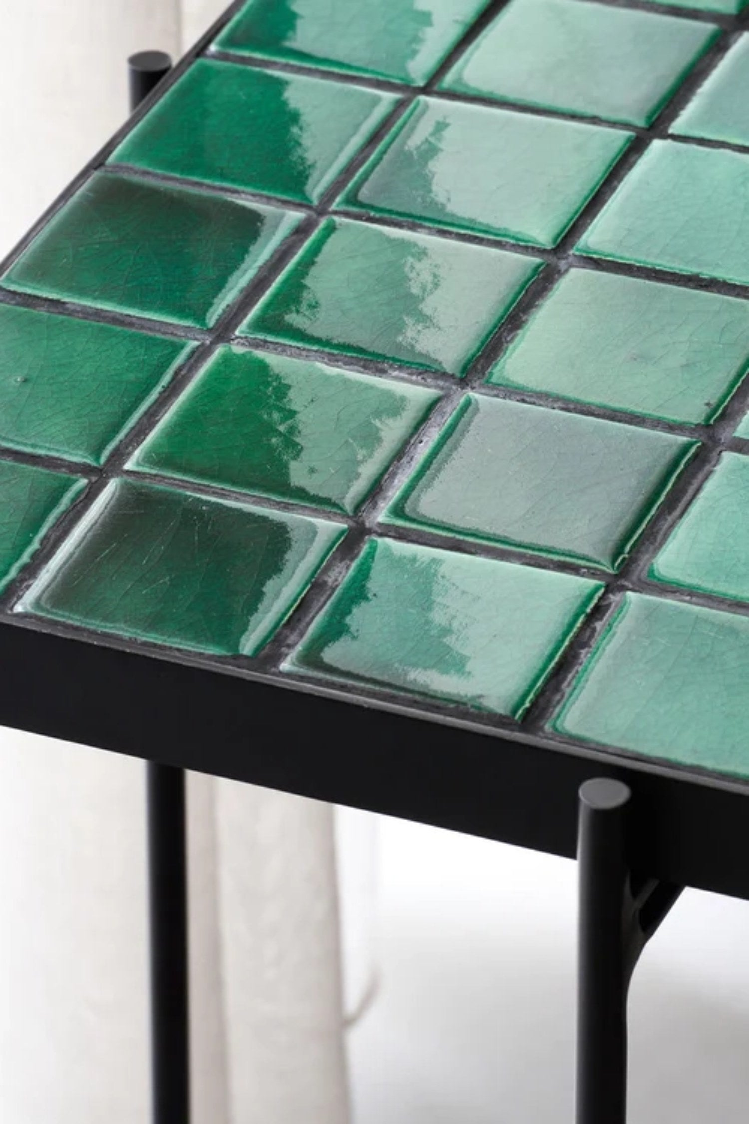 kuna side table green