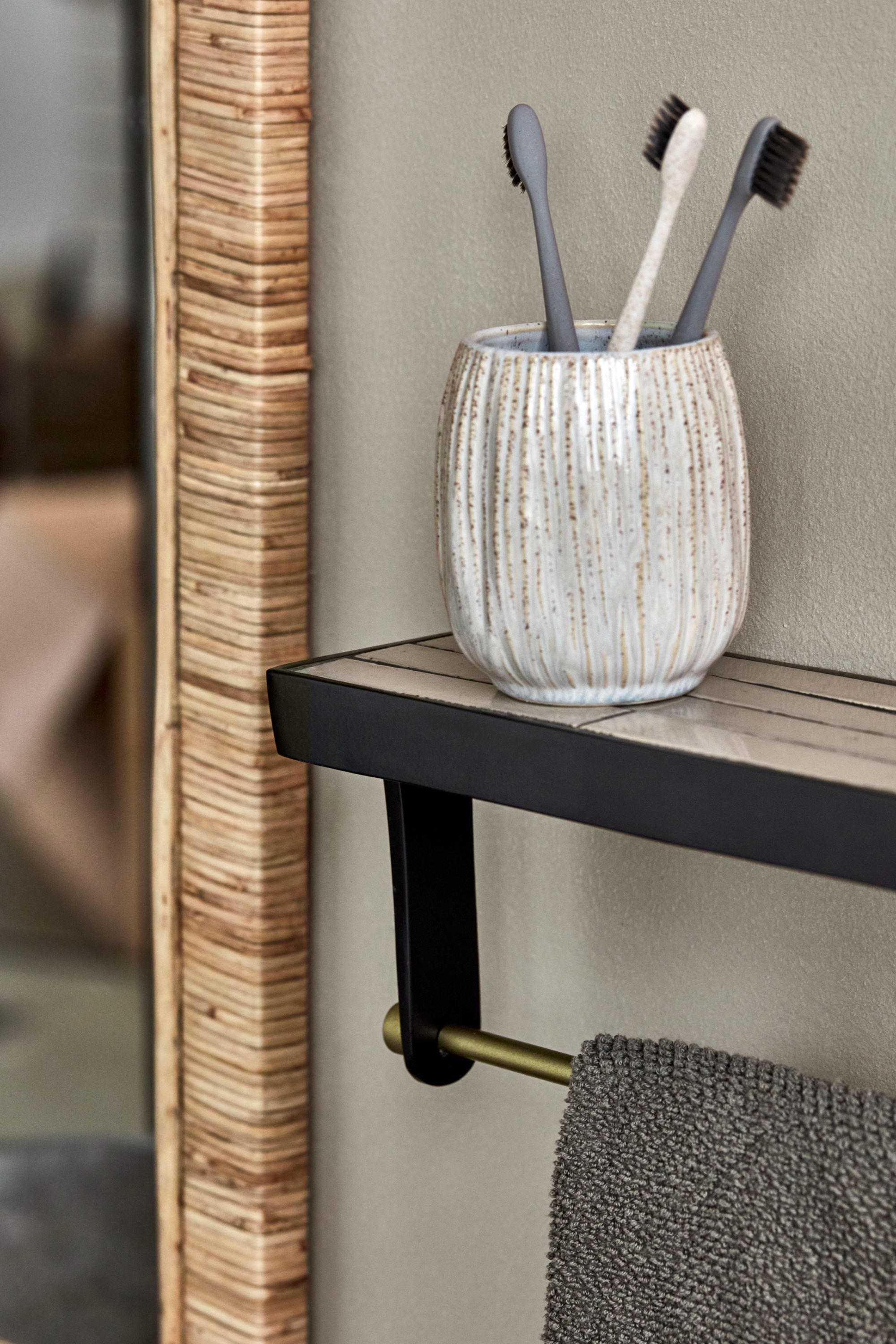 towel shelf sand