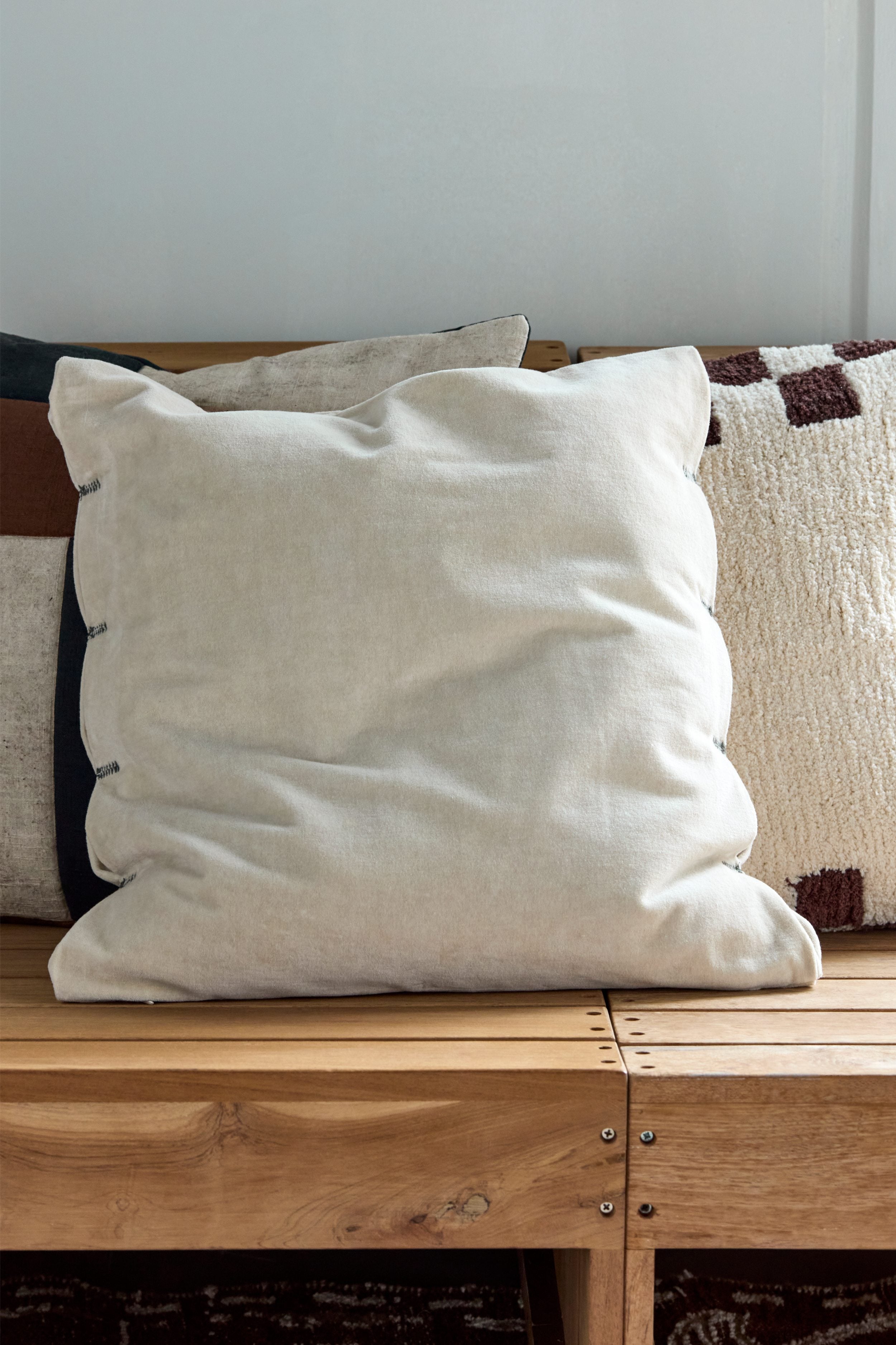 velvet cushion cover sand