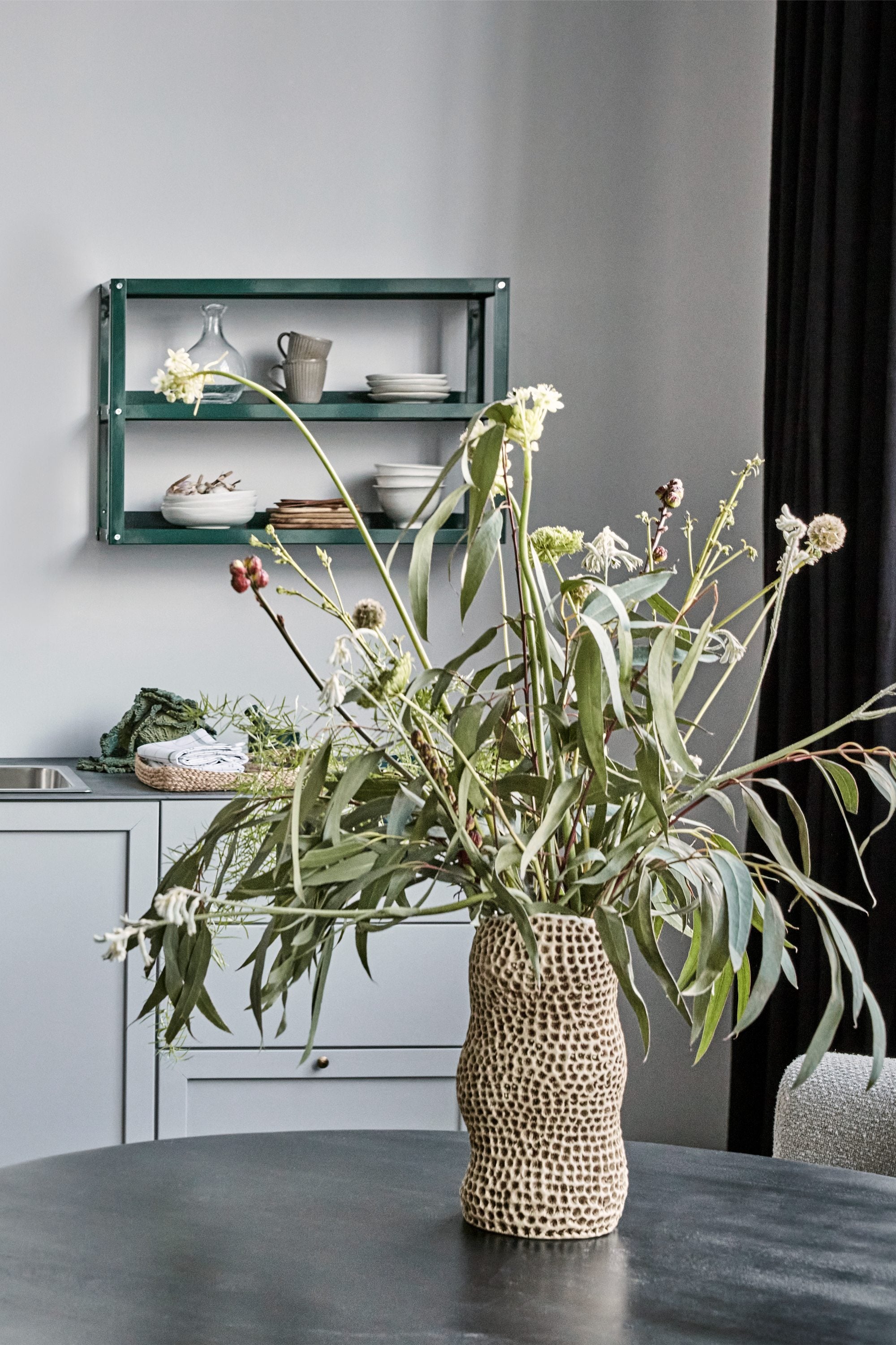 pan vase