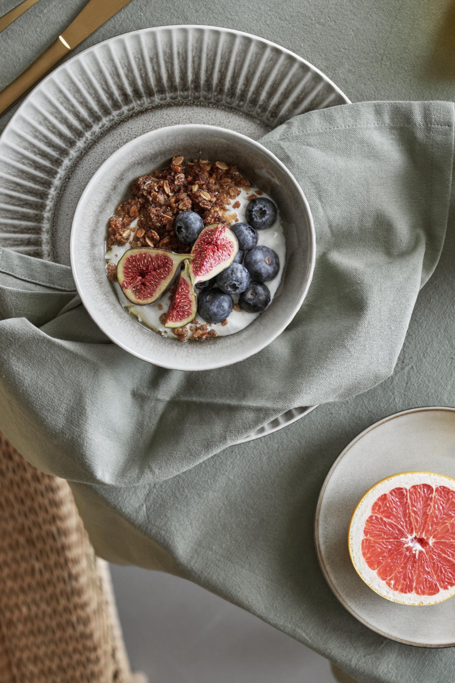 pleat dinner plate