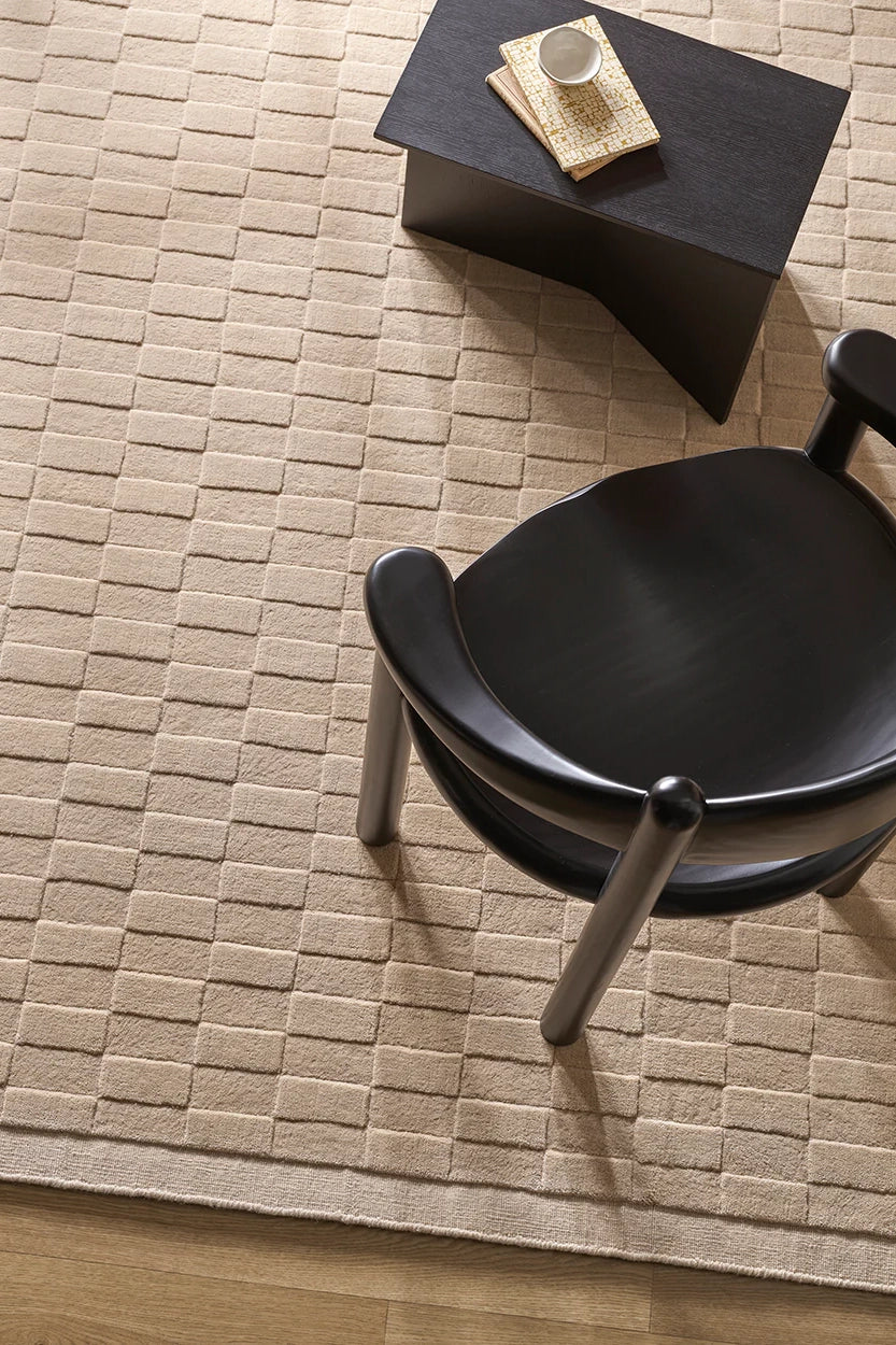 hugo rug almond