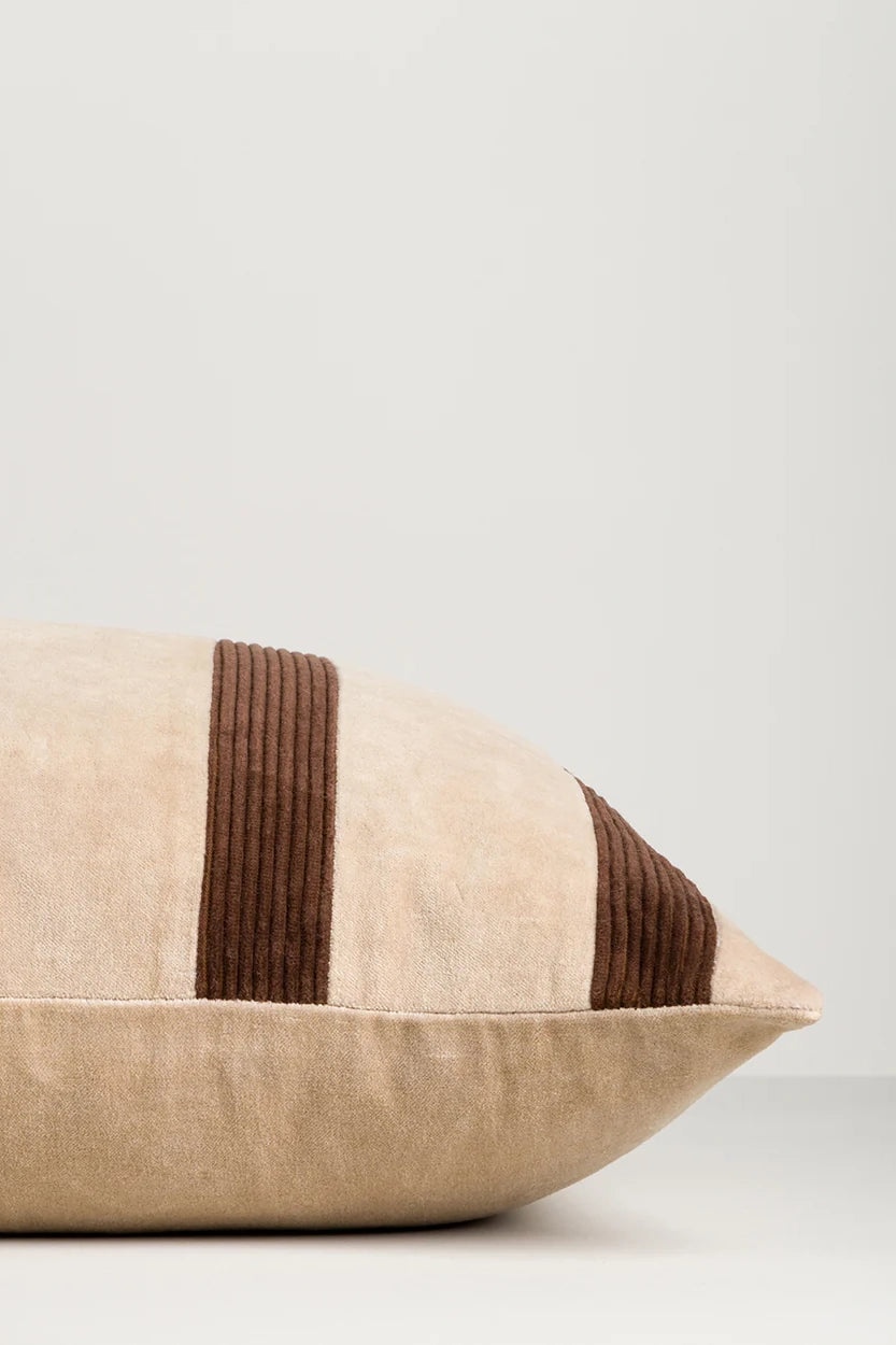 huxley cushion natural/chocolate