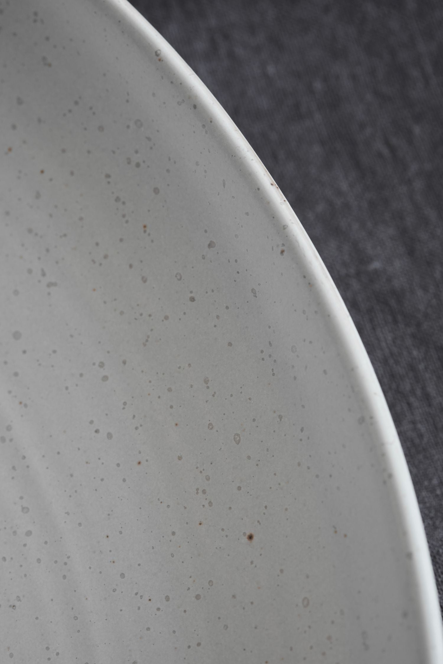 pion serving dish 36cm off white