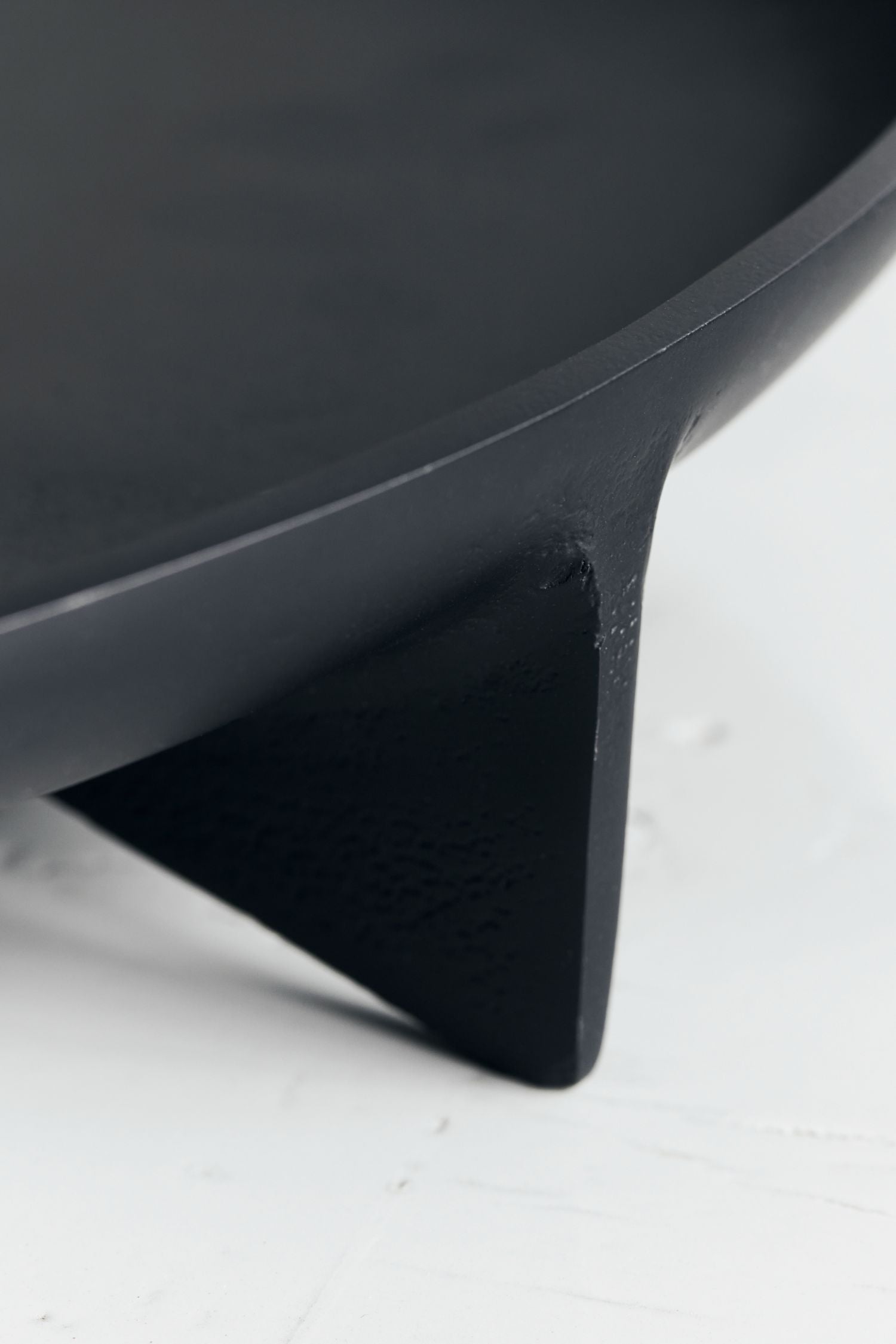 cast tray black