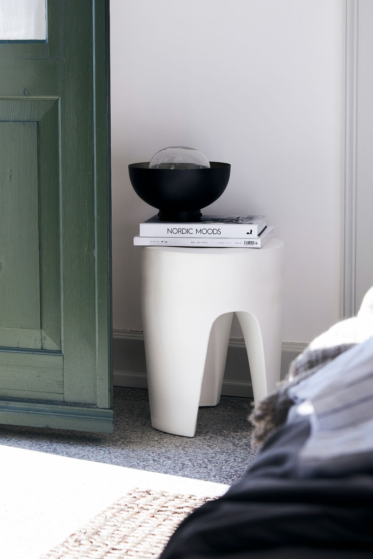 dane side table snow