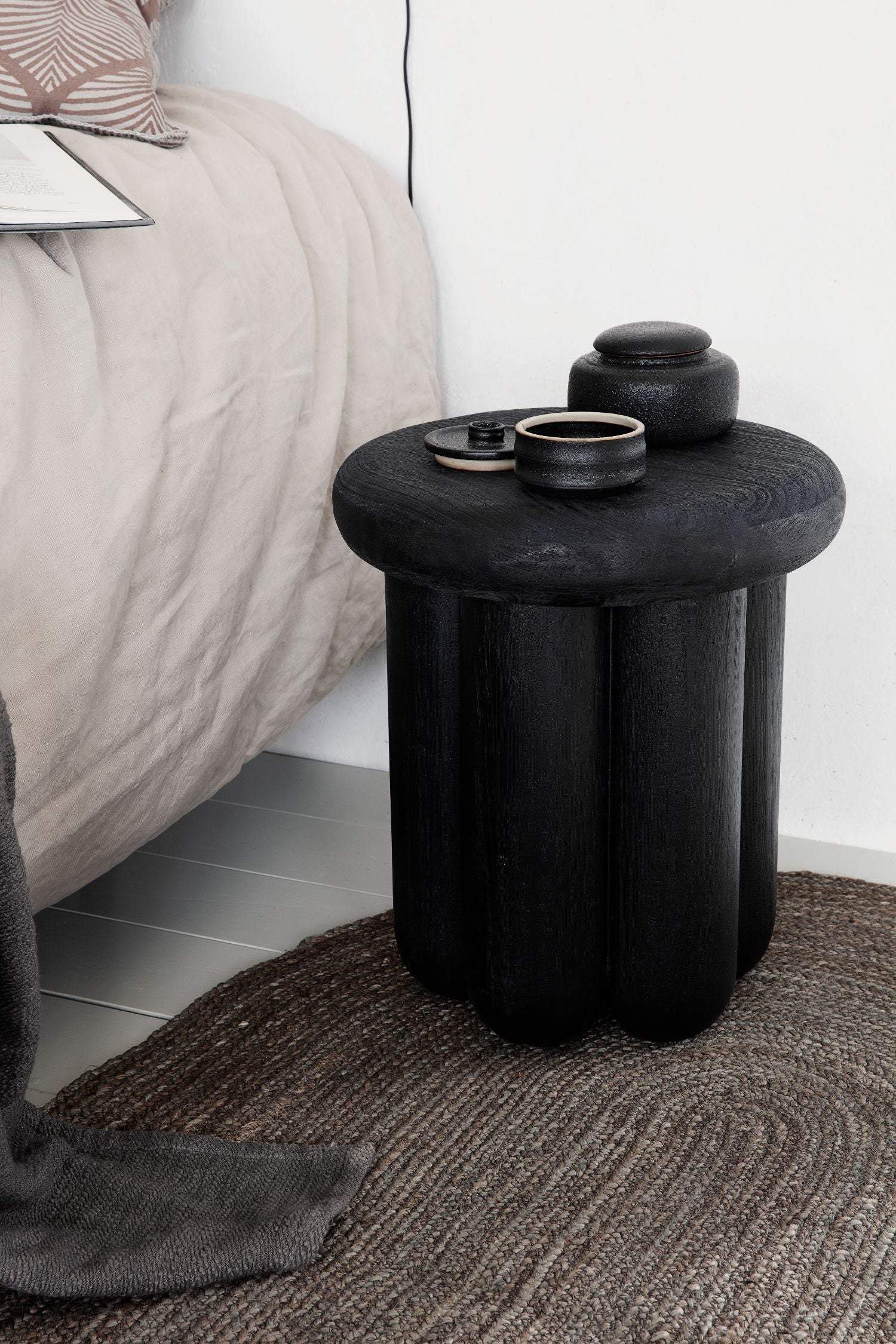 phant side table Nest