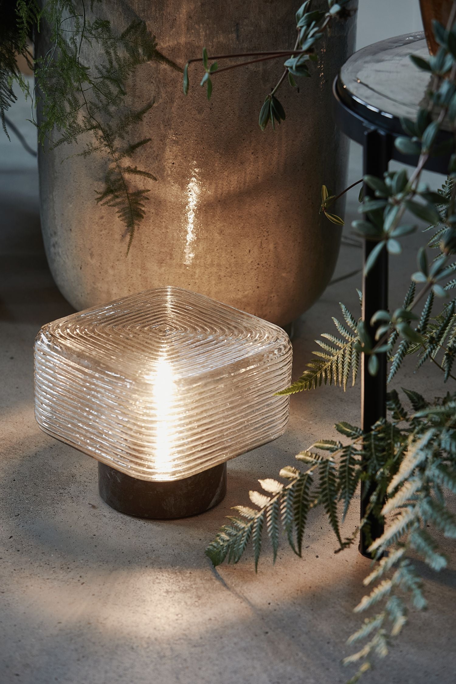 neat table lamp